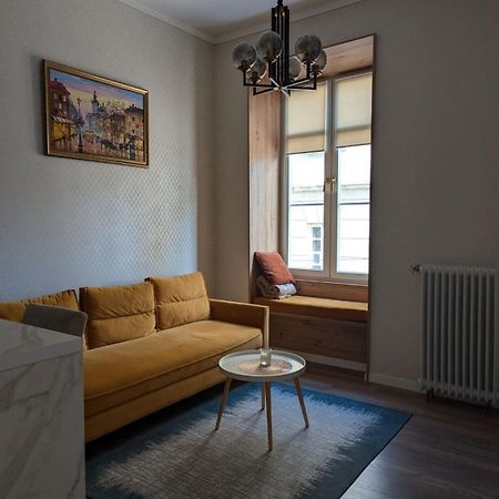 V.I.P Apartments Dominikanos Lviv Exteriör bild