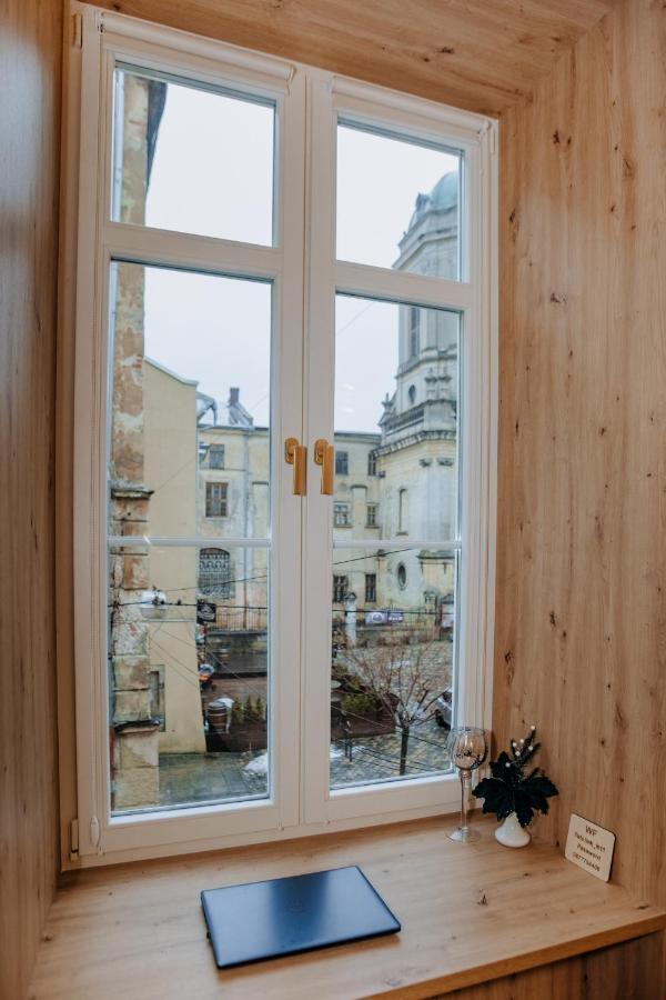 V.I.P Apartments Dominikanos Lviv Exteriör bild